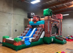 74C72CAA D2AC 4DF9 BDE6 428D24F1622C 1765260314 4-1 mine craft bounce house slide combo